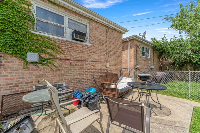 9043 S Carpenter Street, Chicago, IL 60620