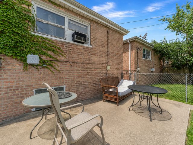 9043 S Carpenter Street, Chicago, IL 60620