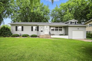 556 12th Street SE, Owatonna, MN 55060