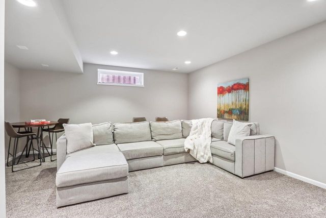 4727 Catalina Parkway, Mcfarland, WI 53558