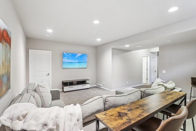 4727 Catalina Parkway, Mcfarland, WI 53558