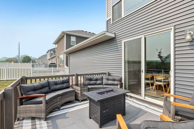 4727 Catalina Parkway, Mcfarland, WI 53558