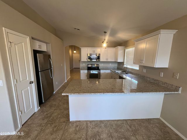 10939 E DIAMOND Avenue, Mesa, AZ 85208