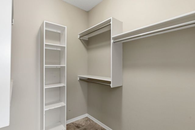 821 N Bedford St, Wichita, KS 67206