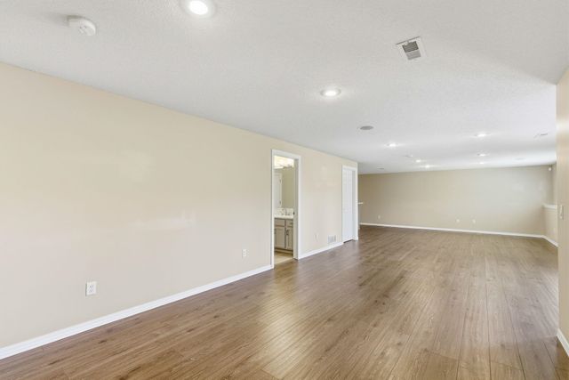 821 N Bedford St, Wichita, KS 67206