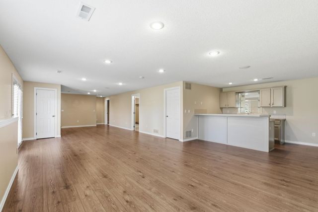 821 N Bedford St, Wichita, KS 67206