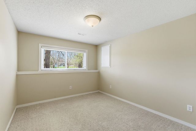 821 N Bedford St, Wichita, KS 67206