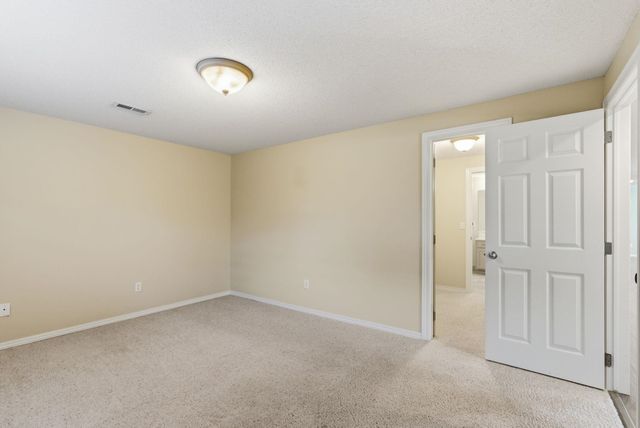 821 N Bedford St, Wichita, KS 67206