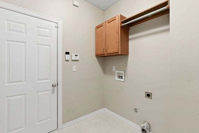 821 N Bedford St, Wichita, KS 67206