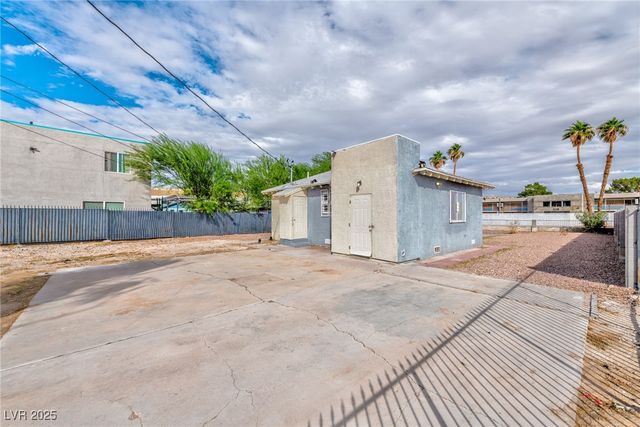 339 North 10th Street 1, Las Vegas, NV 89101