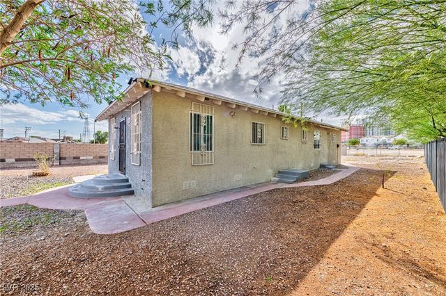 339 North 10th Street 1, Las Vegas, NV 89101