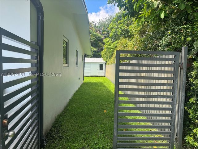 8640 SW 125th Ter, Miami, FL 33156
