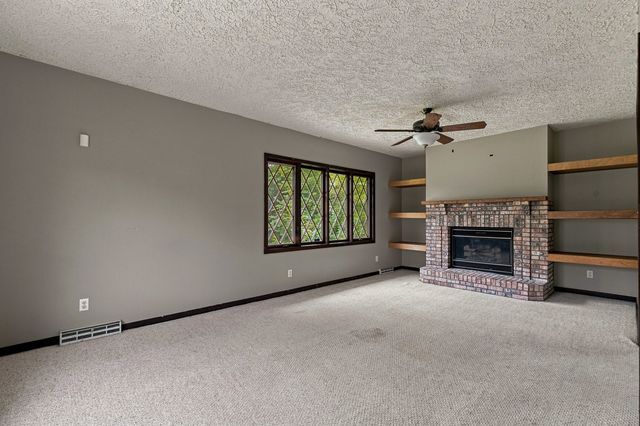 1105 11th Avenue, Moline, IL 61265