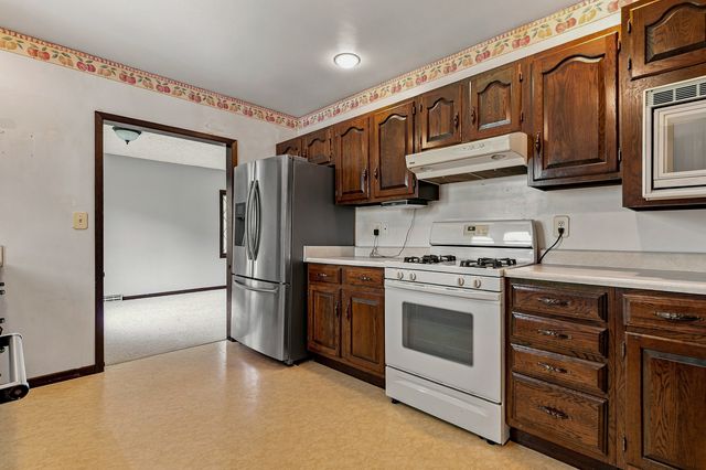 1105 11th Avenue, Moline, IL 61265