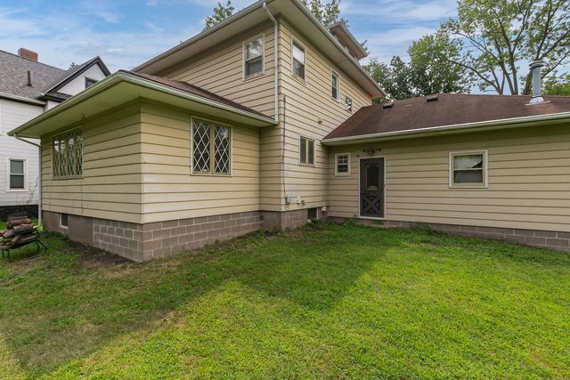 1105 11th Avenue, Moline, IL 61265