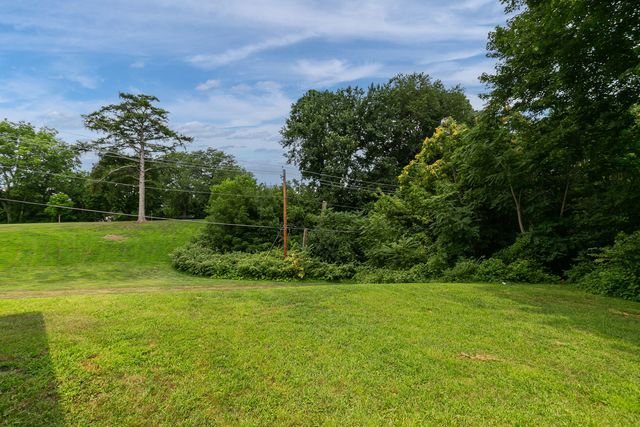 1105 11th Avenue, Moline, IL 61265