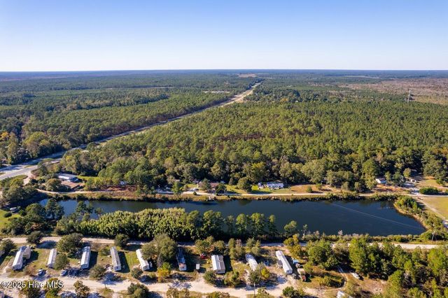 33 Pender Lake Road, Currie, NC 28435