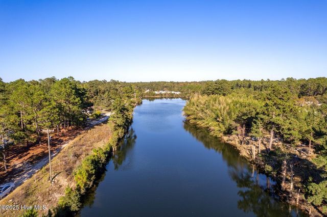 33 Pender Lake Road, Currie, NC 28435