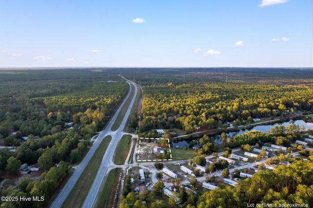 33 Pender Lake Road, Currie, NC 28435