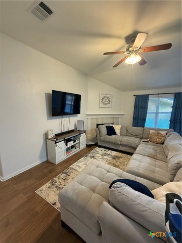 6007 Lone Star Court, Hutto, TX 78634