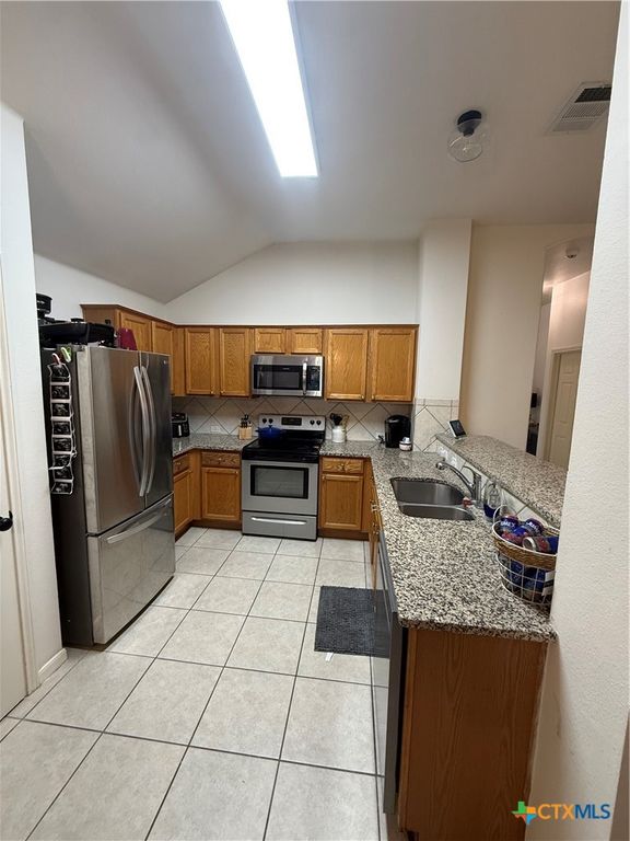 6007 Lone Star Court, Hutto, TX 78634