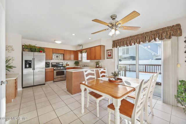 31 Sweetbriar Trail, Howell, NJ 07731