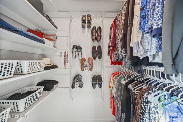 31 Sweetbriar Trail, Howell, NJ 07731