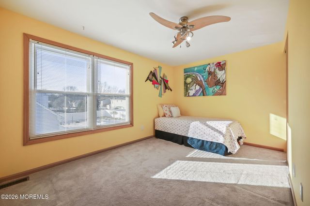 31 Sweetbriar Trail, Howell, NJ 07731