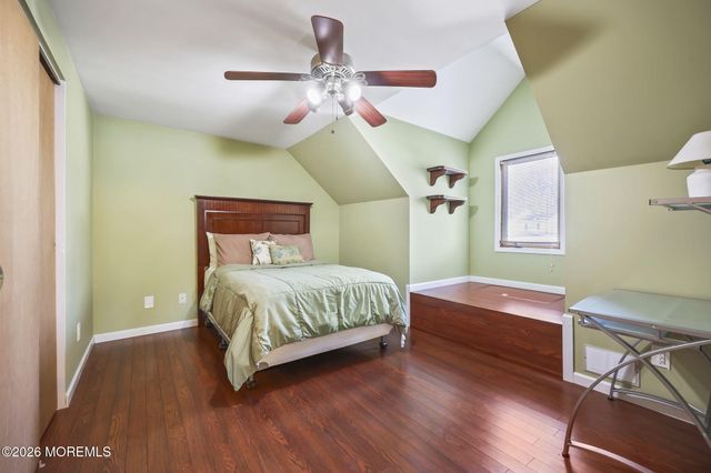 31 Sweetbriar Trail, Howell, NJ 07731