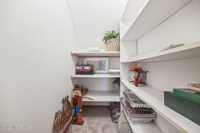 31 Sweetbriar Trail, Howell, NJ 07731