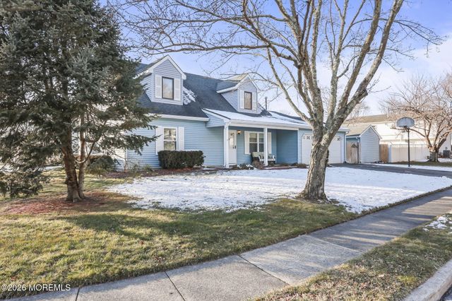 31 Sweetbriar Trail, Howell, NJ 07731