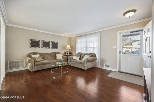 31 Sweetbriar Trail, Howell, NJ 07731