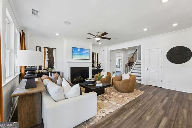 465 Kennington Walk, Loganville, GA 30052