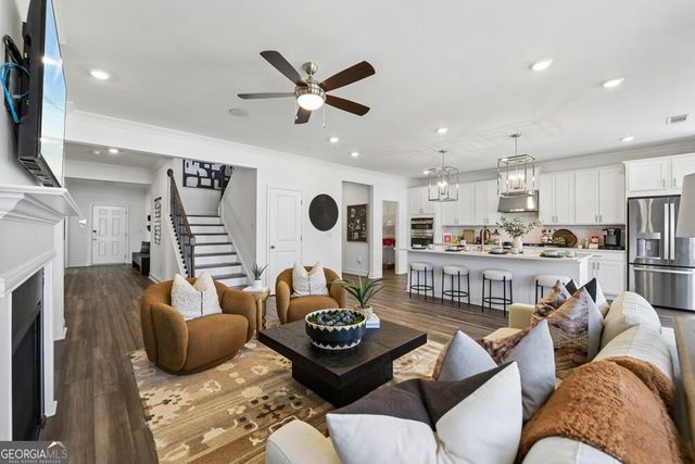 465 Kennington Walk, Loganville, GA 30052