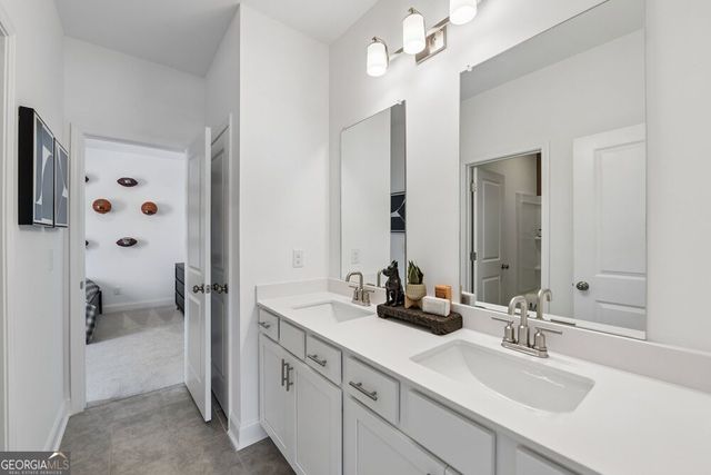 465 Kennington Walk, Loganville, GA 30052