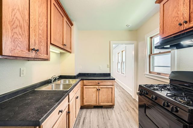 1083 Western Avenue N, Saint Paul, MN 55117