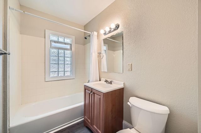 1083 Western Avenue N, Saint Paul, MN 55117