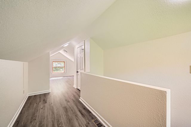 1083 Western Avenue N, Saint Paul, MN 55117