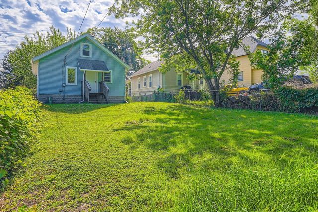 1083 Western Avenue N, Saint Paul, MN 55117