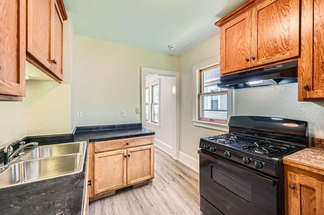 1083 Western Avenue N, Saint Paul, MN 55117