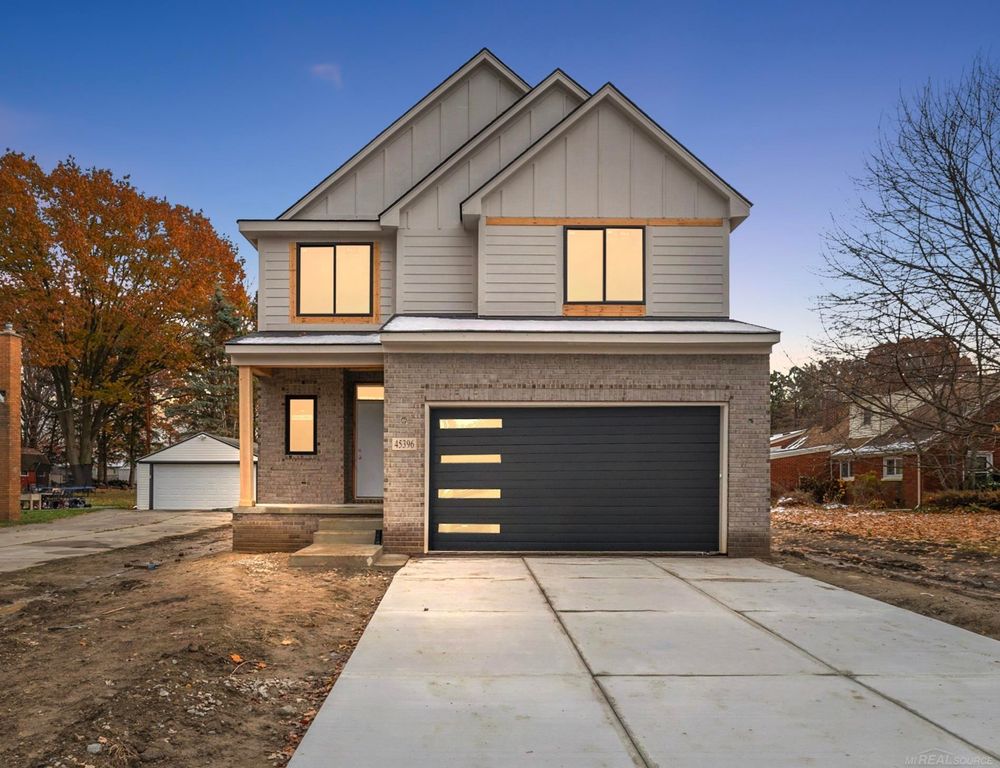 45396 Deneweth Street, Macomb Twp, MI 48042