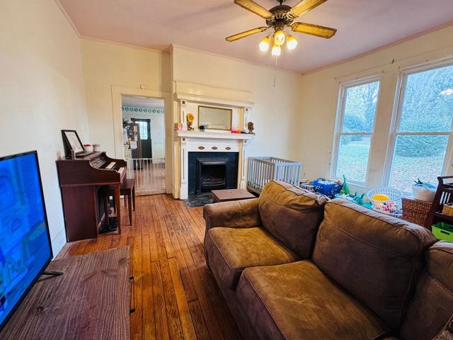504 Evans St, Livingston, TN 38570