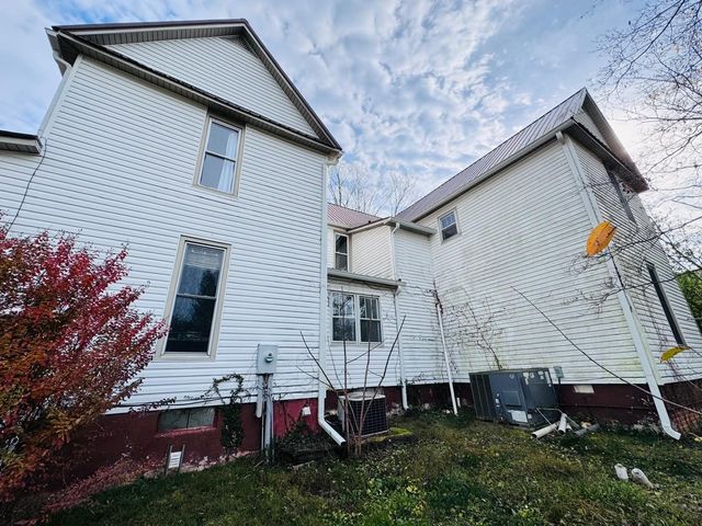 504 Evans St, Livingston, TN 38570