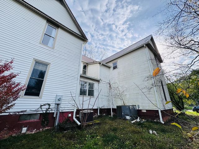 504 Evans St, Livingston, TN 38570