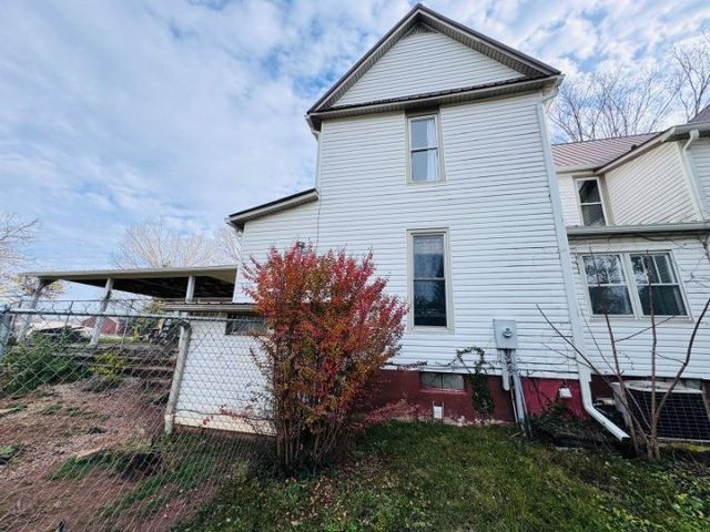 504 Evans St, Livingston, TN 38570