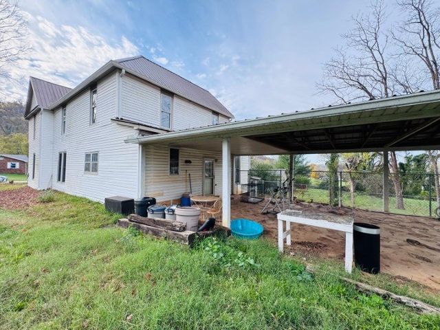 504 Evans St, Livingston, TN 38570