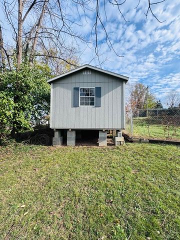 504 Evans St, Livingston, TN 38570