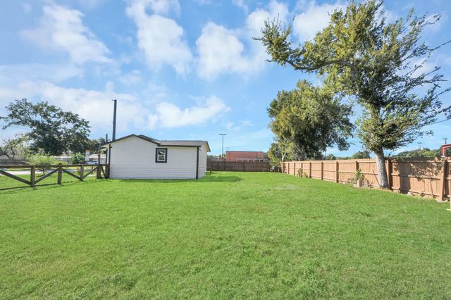 801 Mabel Street, Richmond, TX 77469