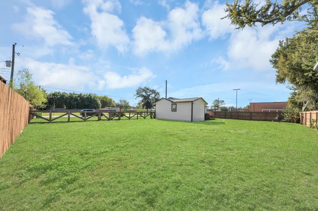 801 Mabel Street, Richmond, TX 77469