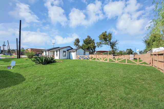801 Mabel Street, Richmond, TX 77469